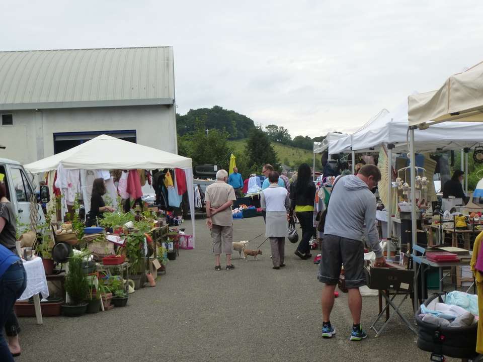 VIDE GRENIER